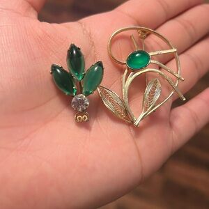 # 46) Vintage Brooch bundle